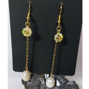 Boucles perles et cristaux fleurs