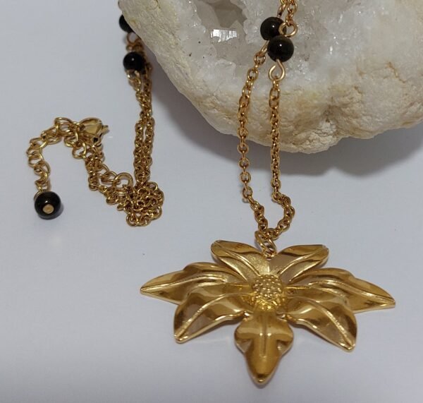 Collier en obsidienne dorée