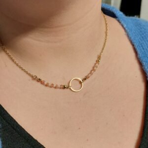 Collier en pierre de soleil