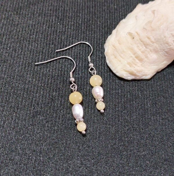 Boucles en calcite et perles