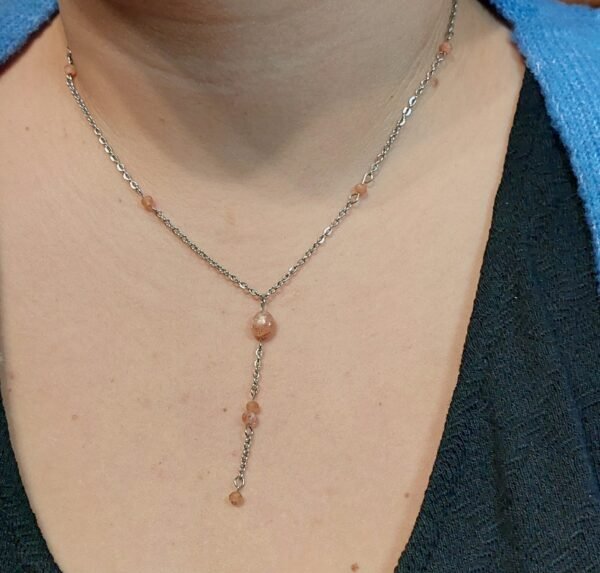 Collier en Y en pierre de soleil