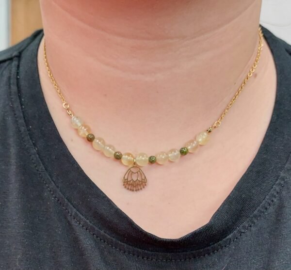 Collier en préhnite – Image 2
