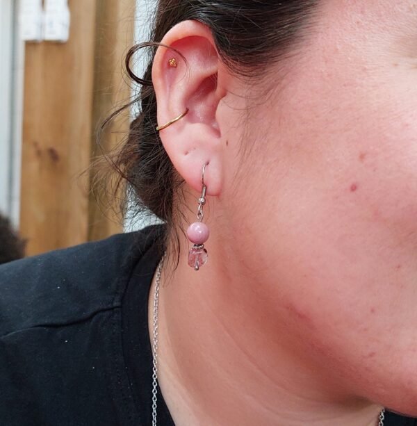 Boucles en rhodonite et quartz fraise – Image 2