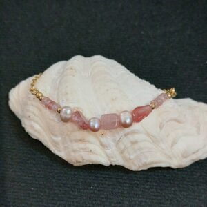 Bracelet quartz fraise et perles