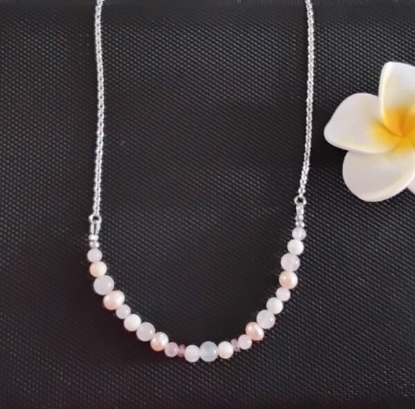 Collier en quartz rose et perles – Image 3