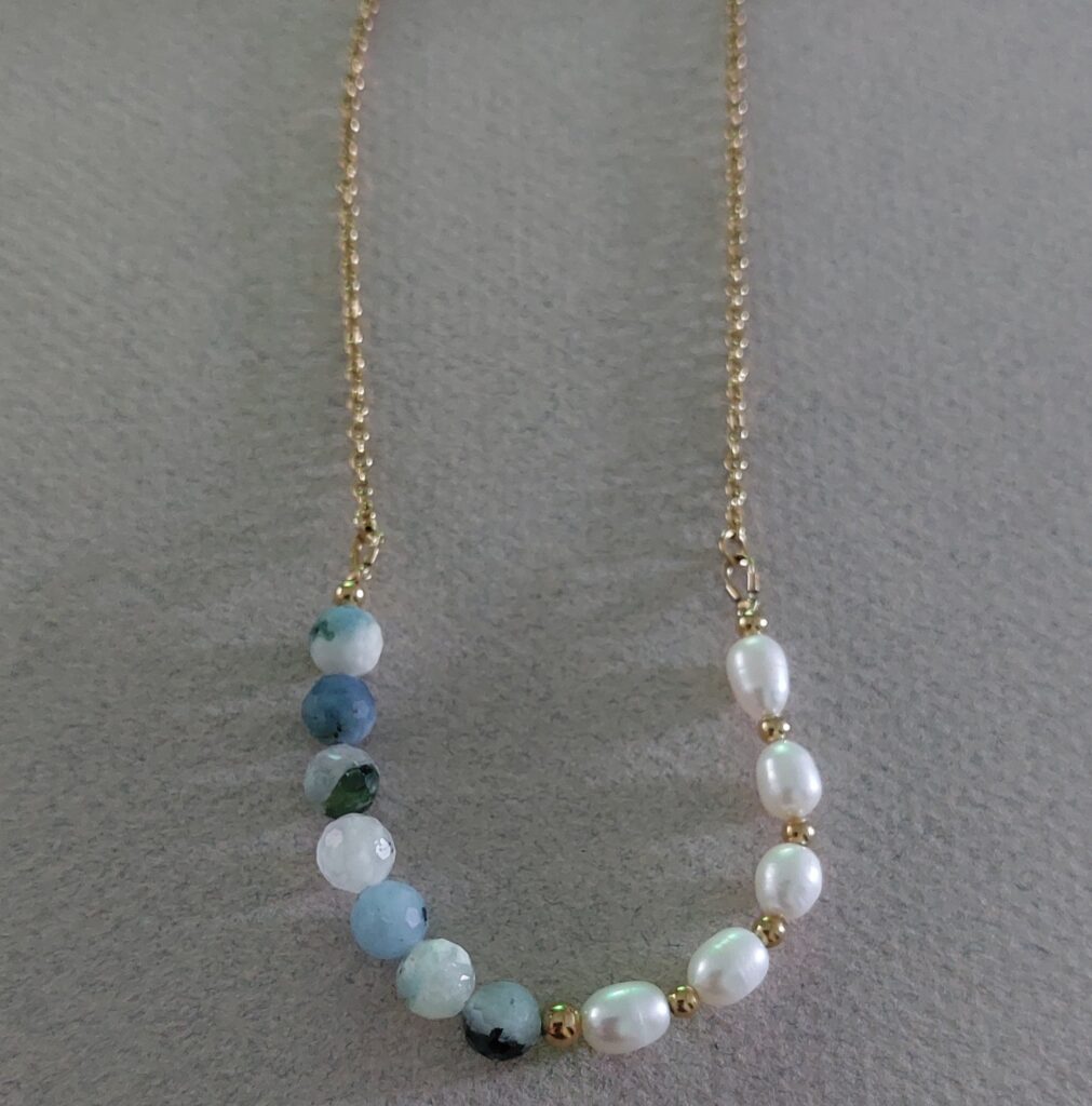 Collier en aigue-marine et perles